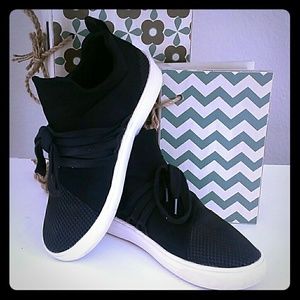 Steve Madden Fashion Sneaker
